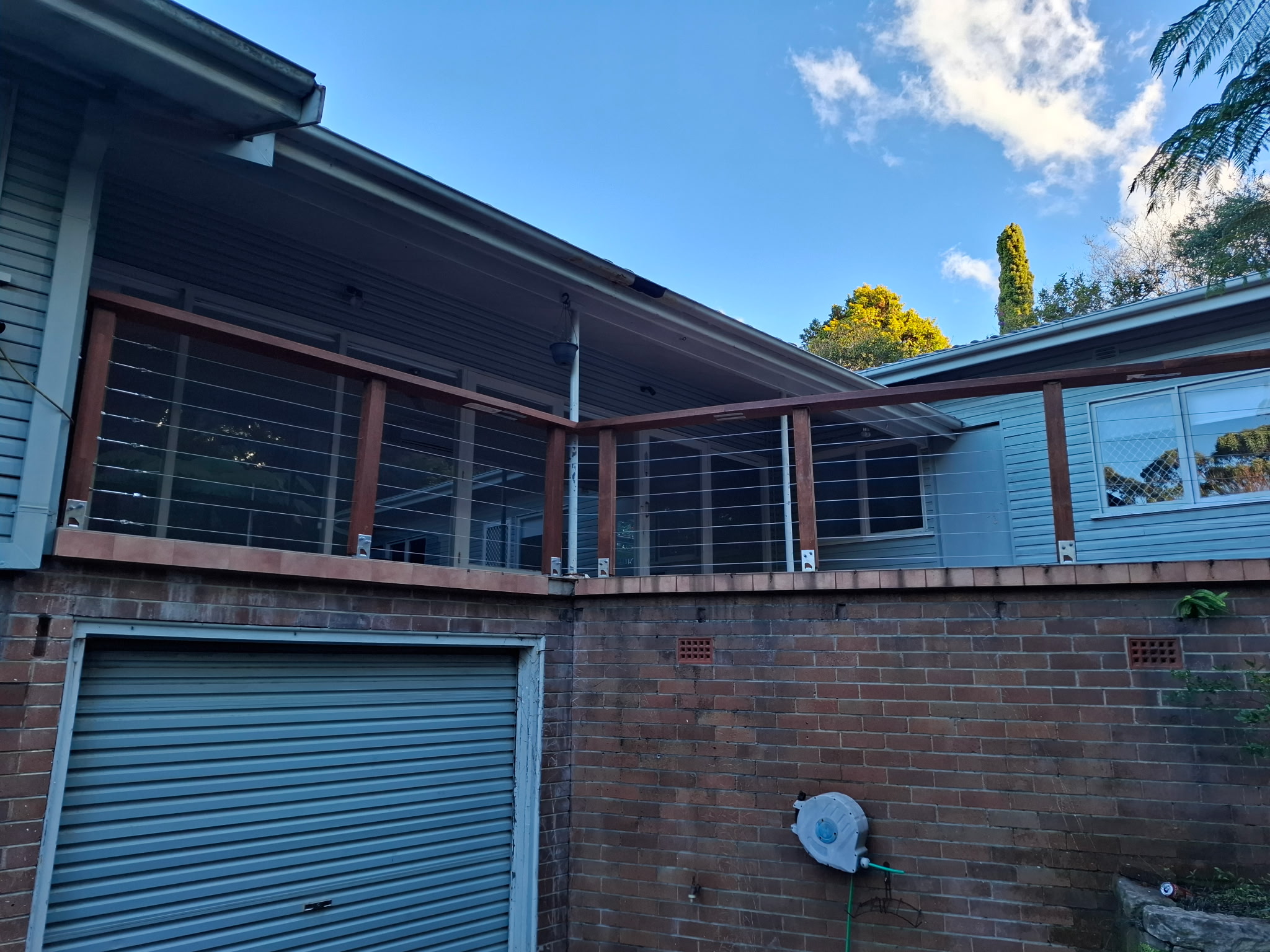 Modern deck balustrade